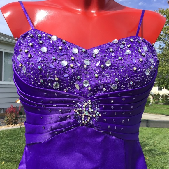 😍City Triangle Ball Gown🌺 - Picture 6 of 16